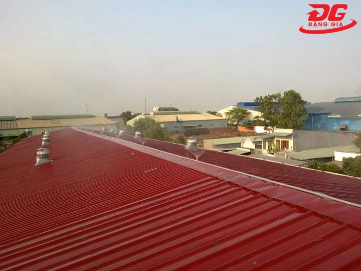 Hệ thống phun sương mái nhà cho nhà xưởng