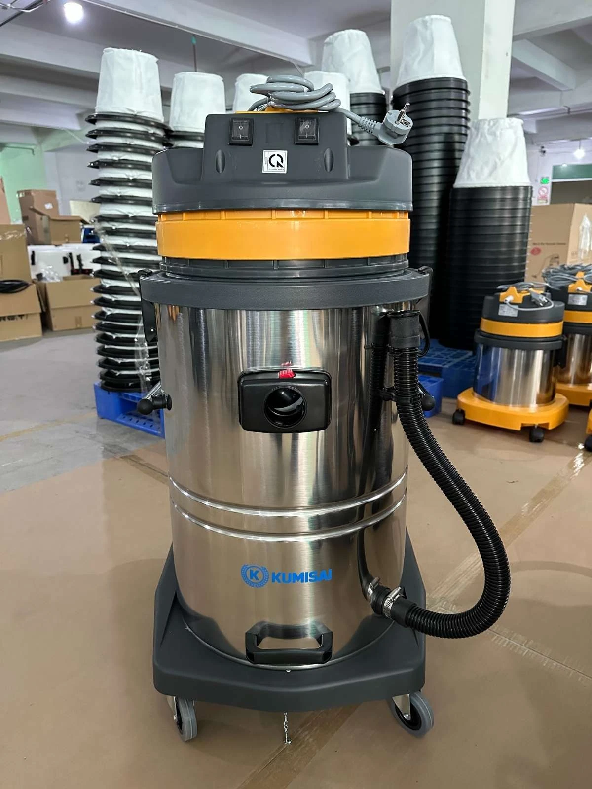 Đặng Gia hoàn tất bàn giao máy hút bụi Kumisai KMS 70L tới Nhà máy Nhựa Hòa Lạc 3