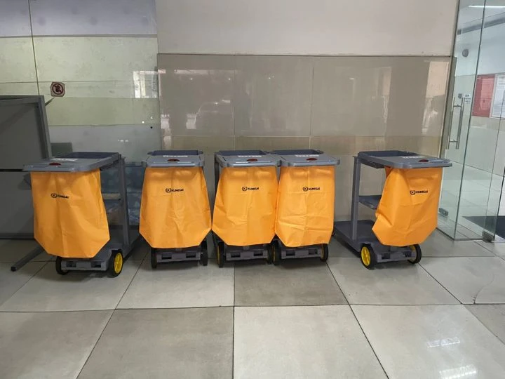 Hoàn tất bàn giao xe đẩy dọn vệ sinh Kumisai tới văn phòng Công ty Long Giang