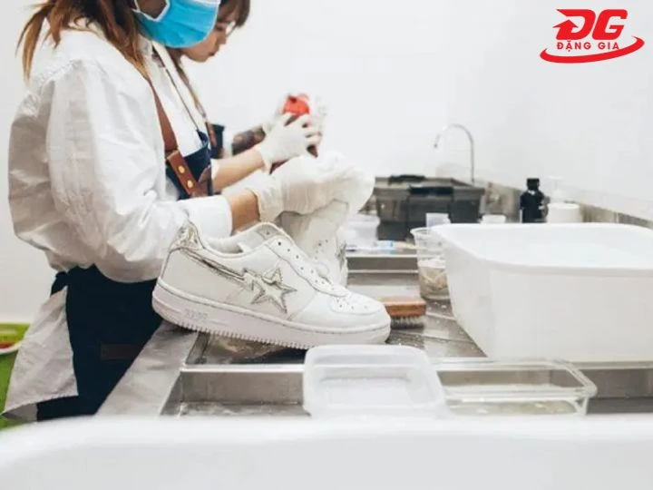 Khi nào nên vệ sinh giày bóng rổ tại tiệm