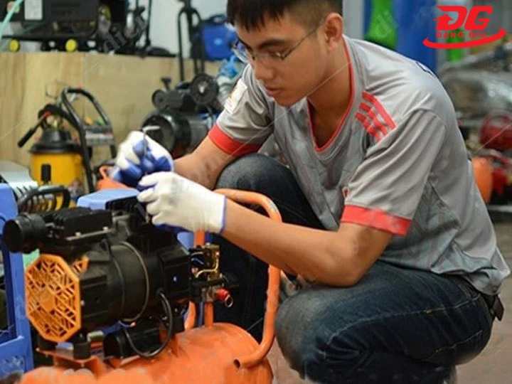 Kiểm tra dây đai khi máy nén khí không vào hơi