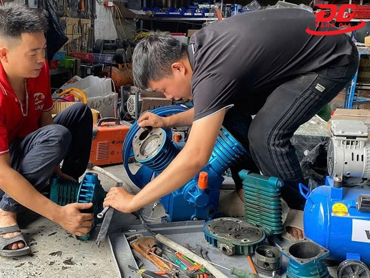 Kiểm tra nguồn điện khi máy nén khí không vào hơi