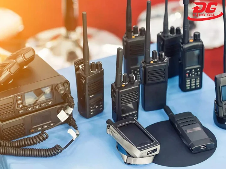 Top 7+ Máy bộ đàm công suất lớn: Pin trâu, Tín hiệu ổn định