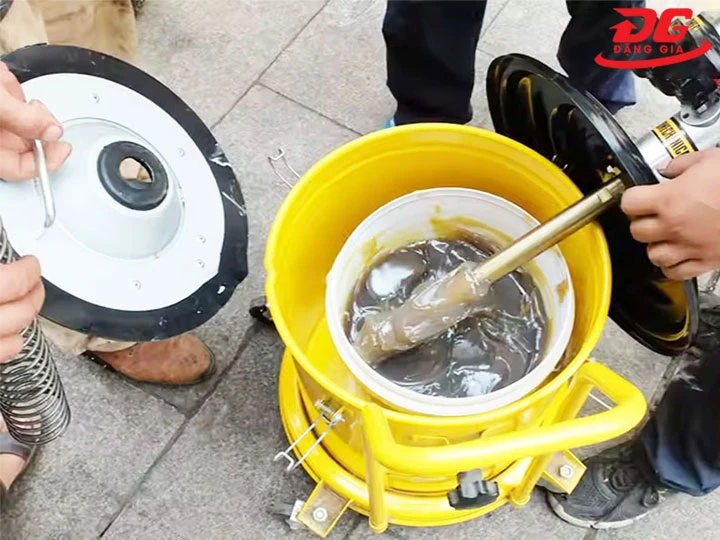 Máy bơm mỡ Nhật Bản với thiết kế đa dạng