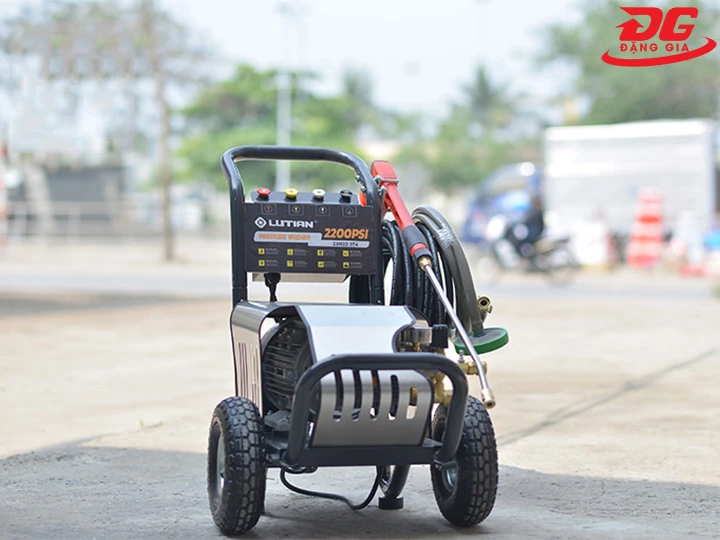 máy bơm rửa xe cao áp Trung Quốc