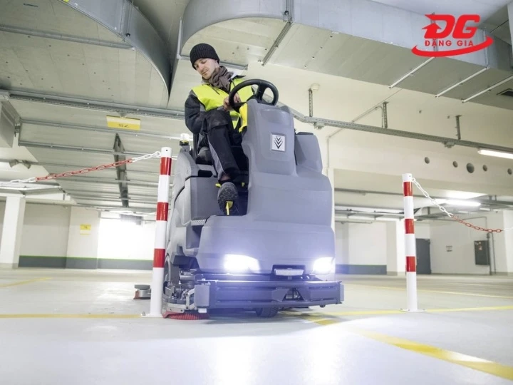 Hướng dẫn sử dụng máy chà sàn ngồi lái