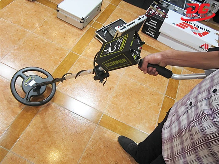 Máy dò vàng dưới lòng đất Garrett Scorpion Gold A9