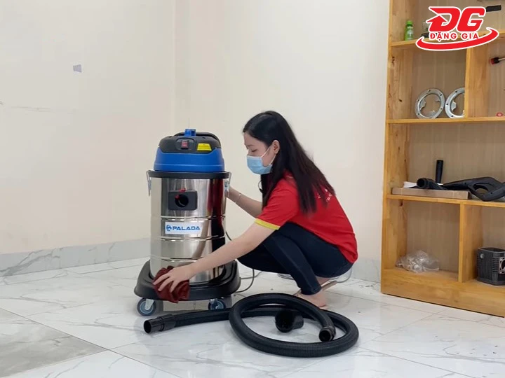 vệ sinh máy hút bụi