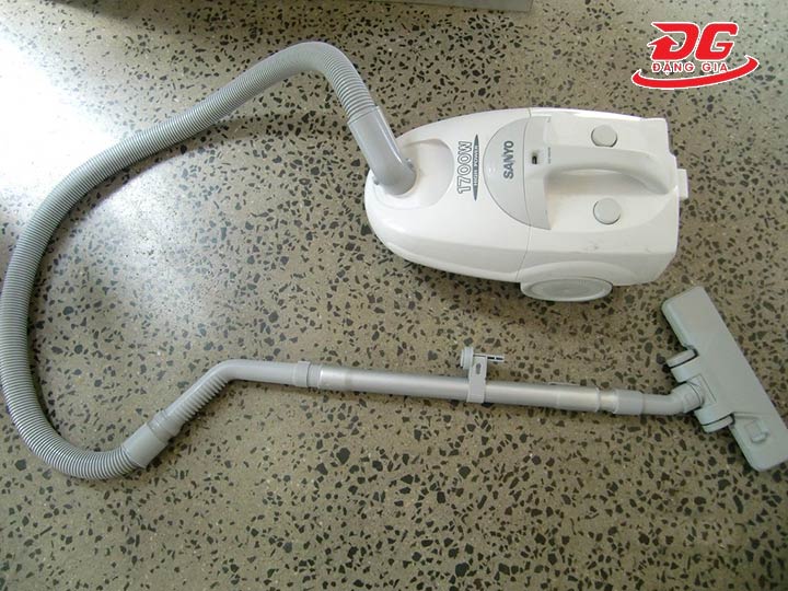 Máy hút bụi Sanyo SC-B550