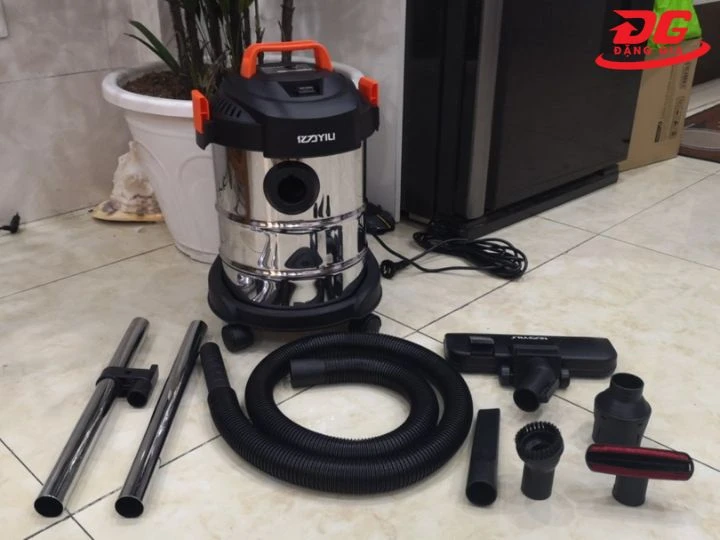 Máy hút bụi 12l Yili có đầy đủ phụ kiện
