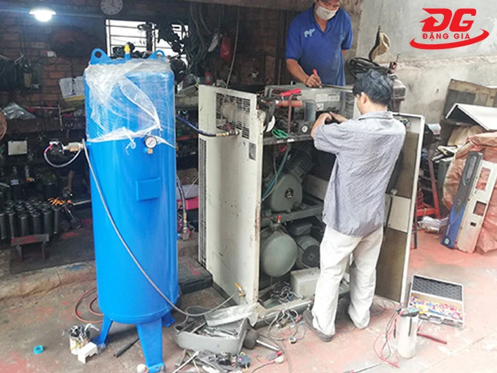 máy nén khí cách âm nhật bãi bao nhiêu tiền