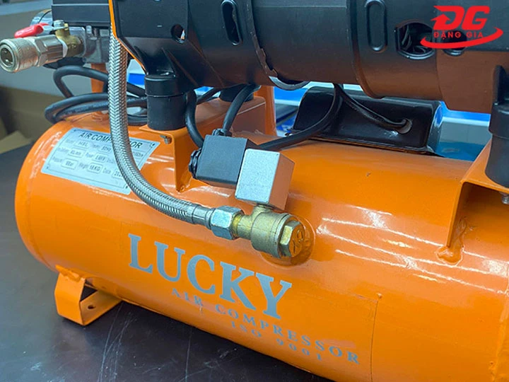 Hệ Thống Điện máy nén khí không dầu cũ
