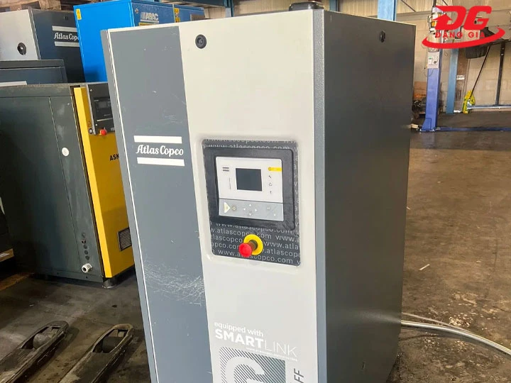 máy nén khí không dầu cũ cung cấp khí nén