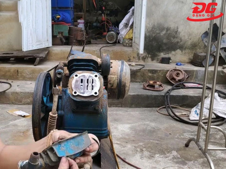 Máy nén khí không vào hơi làm gián đoạn sản xuất