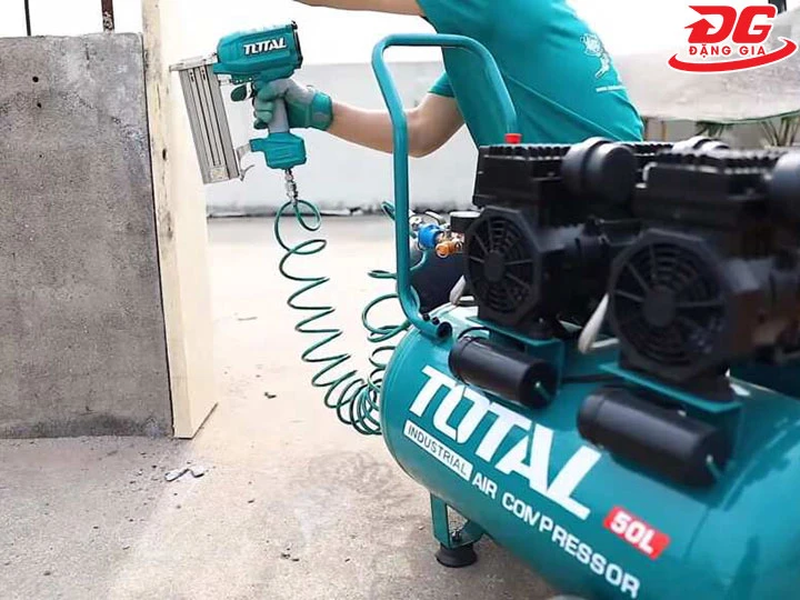 sử dụng máy nén khí