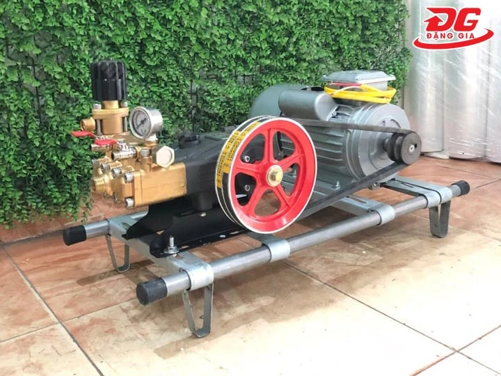 Máy xịt nước rửa xe 3hp C30