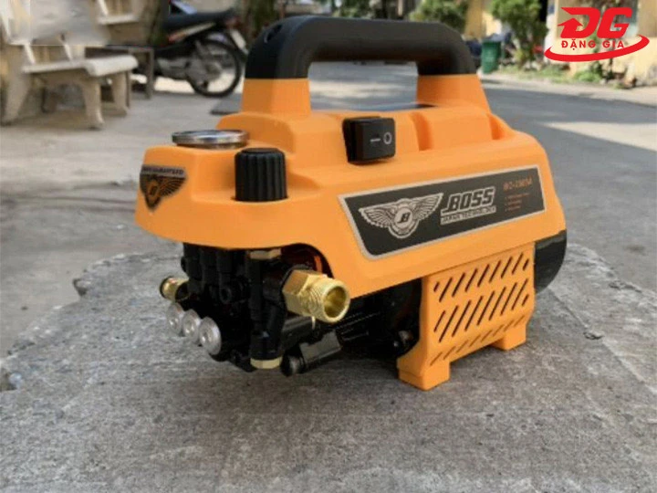 Máy phun rửa xe Boss 2500A
