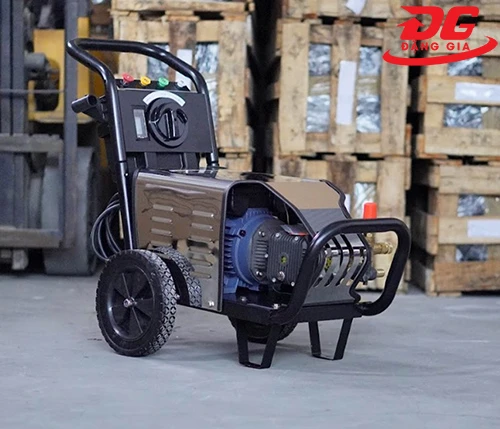 Máy rửa xe cao áp Kumisai 18M17.5-3T4 3