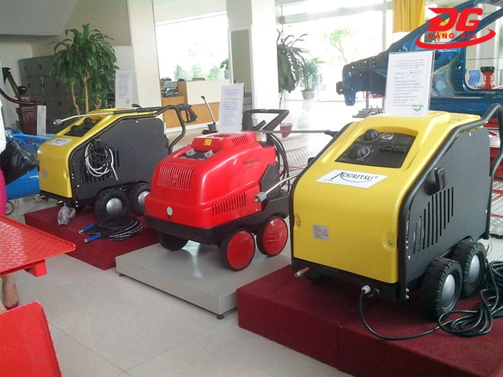 máy rửa xe Kouritsu Nhiều phiên bản