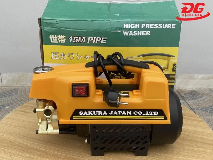 Máy rửa xe Sakura 1800W
