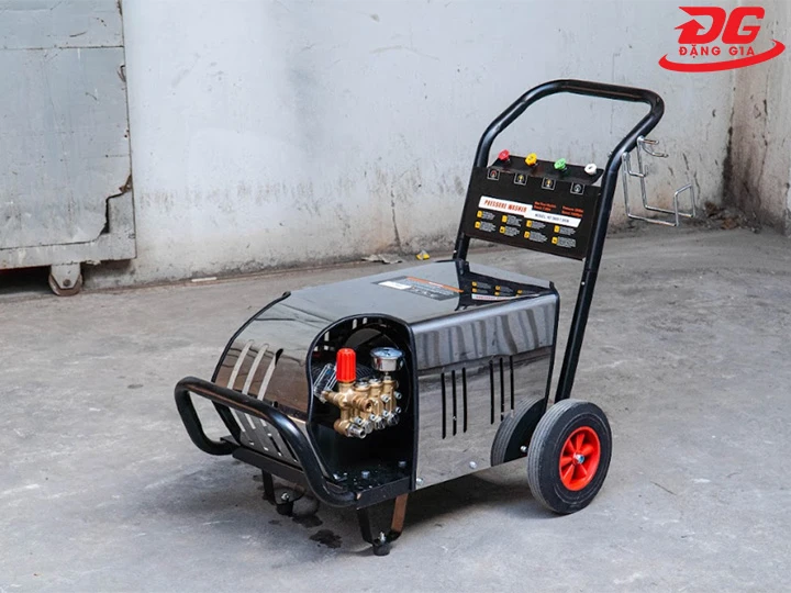 Máy xịt rửa xe Kungfu KF 3600-7.5KW
