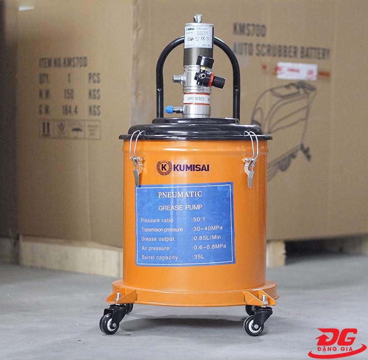 Máy bơm mỡ Kumisai - độ bền cao, mỡ ra đều
