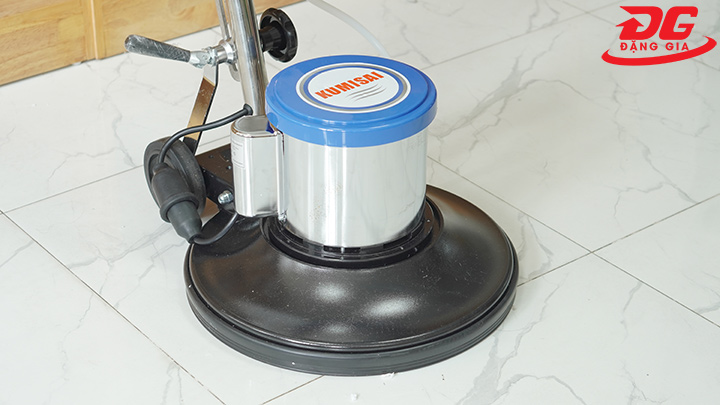 Phần động cơ và bàn chà của model Kumisai KMS 88