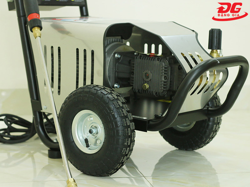 Thiết kế hiện đại, tiện lợi với hệ thống bánh xe cơ động