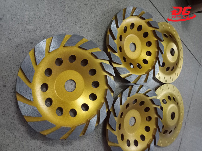 Đĩa mài sàn bê tông 180 mm