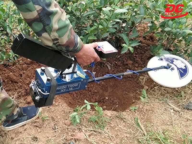 Thiết bị rà kim loại sâu trong lòng đất