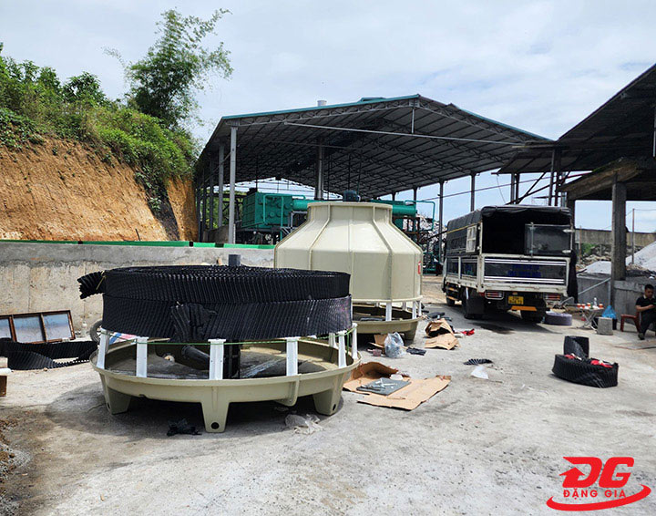 Lắp đặt tấm tản nhiệt cho tháp giải nhiệt