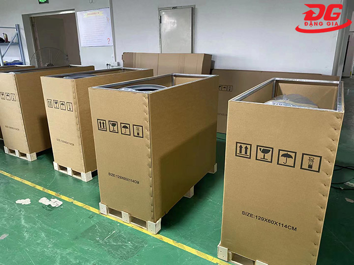 Đóng gói và phân phối máy chà sàn Kumisai