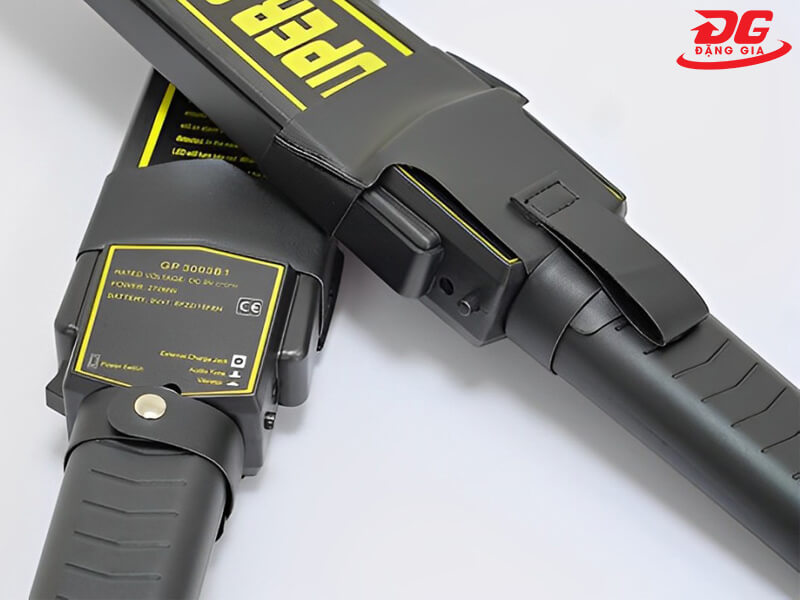 Máy dò kim loại cầm tay Super Scanner MD-3003B1 phát hiện được kim loại từ tính và không từ tính