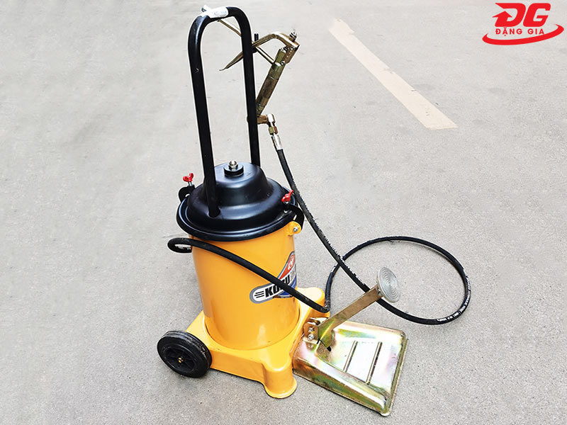 Mua máy bơm mỡ Kocu GZ-6J dùng chân giá rẻ, chất lượng tại Đặng Gia