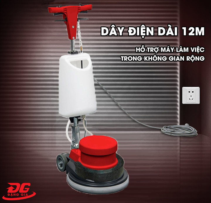 Dây điện đi kèm máy dài, thích hợp sử dụng trong không gian rộng