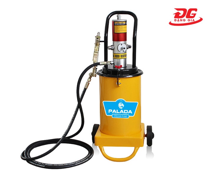 Hình ảnh máy bơm mỡ khí nén Palada PD-3 lắp phụ kiện