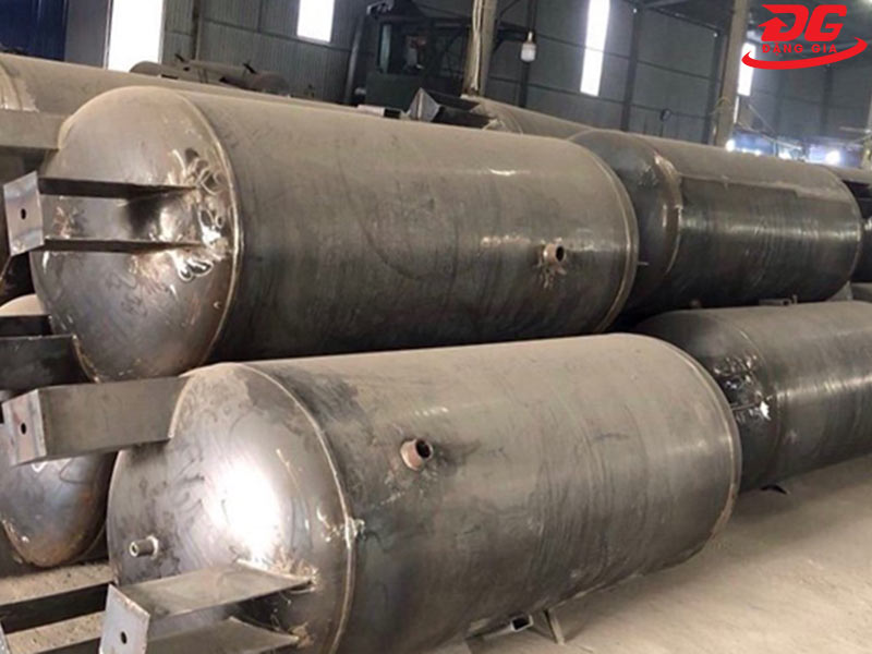 Bình tích khí 500l sau khi được gò ép và tạo lỗ