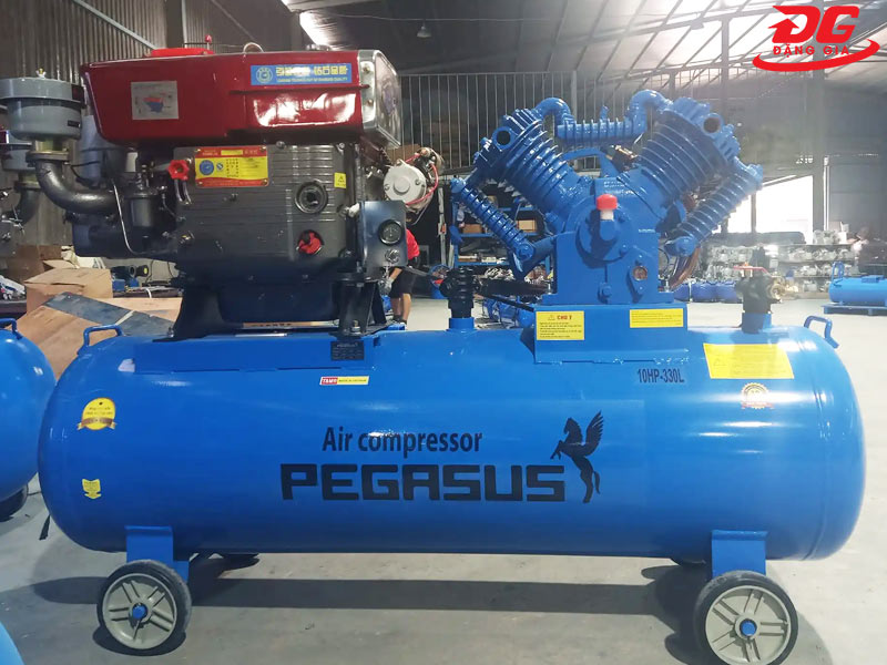 Máy nén khí đầu nổ diesel 330 lít 10HP Pegasus TM-W-1.0/8-330L