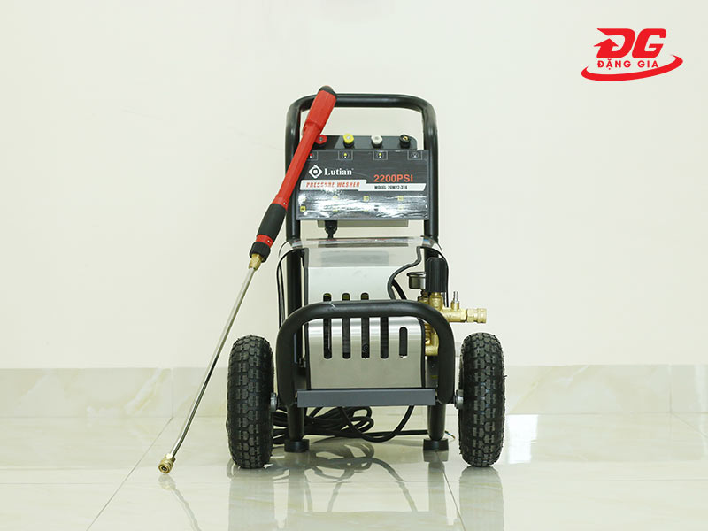 Máy rửa xe cao áp Lutian 2200PSI chuyên dùng tại các tiệm rửa xe chuyên nghiệp