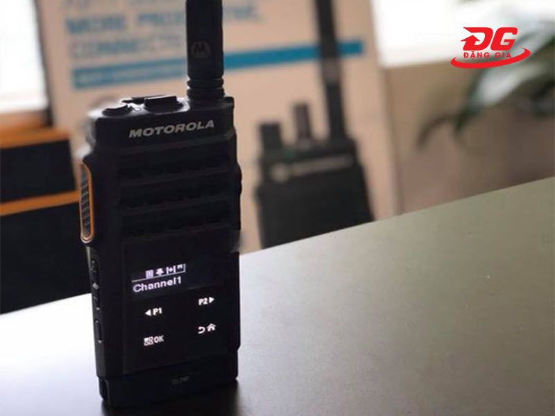 Motorola XIR SL2M hỗ trợ kết nối không dây qua bluetooth, mạng Wifi