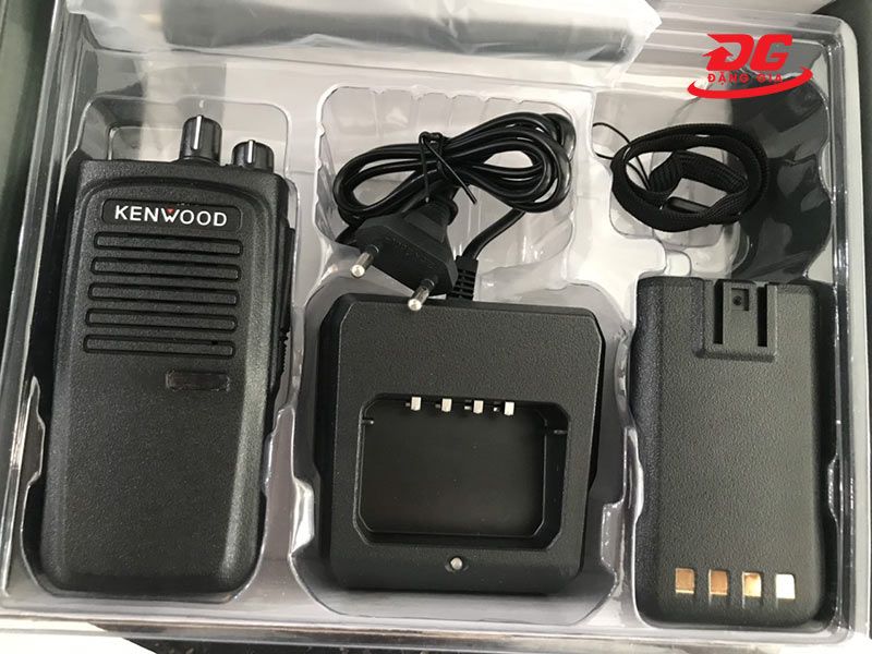 Full hộp các phụ kiện bộ đàm cầm tay Kenwood TK-520D