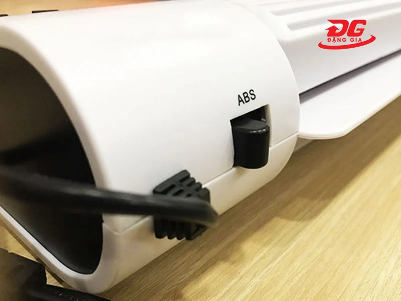 Nút gạt dừng máy khi bị kẹt