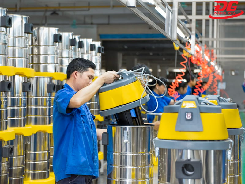 bán máy hút bụi công nghiệp loại lớn