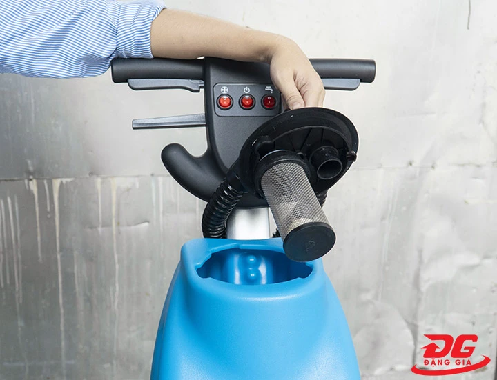 Bóng báo nước đầy