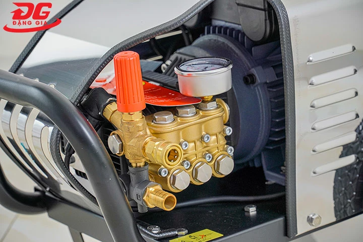 Đầu Máy rửa xe tự động ngắt Kumisai KMS 150/3