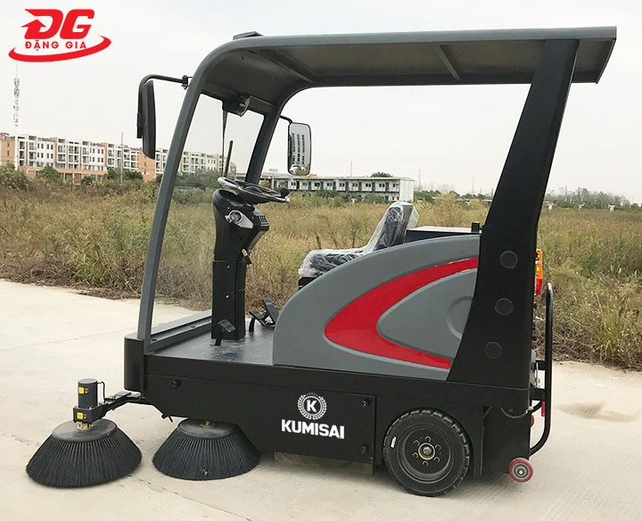 giá Xe quét rác ngồi lái Kumisai KMS-1800E