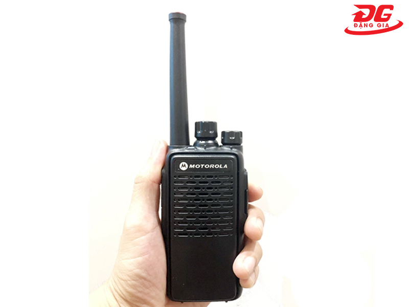 Dễ dàng cầm nắm Motorola GP 1000 trong lòng bàn tay