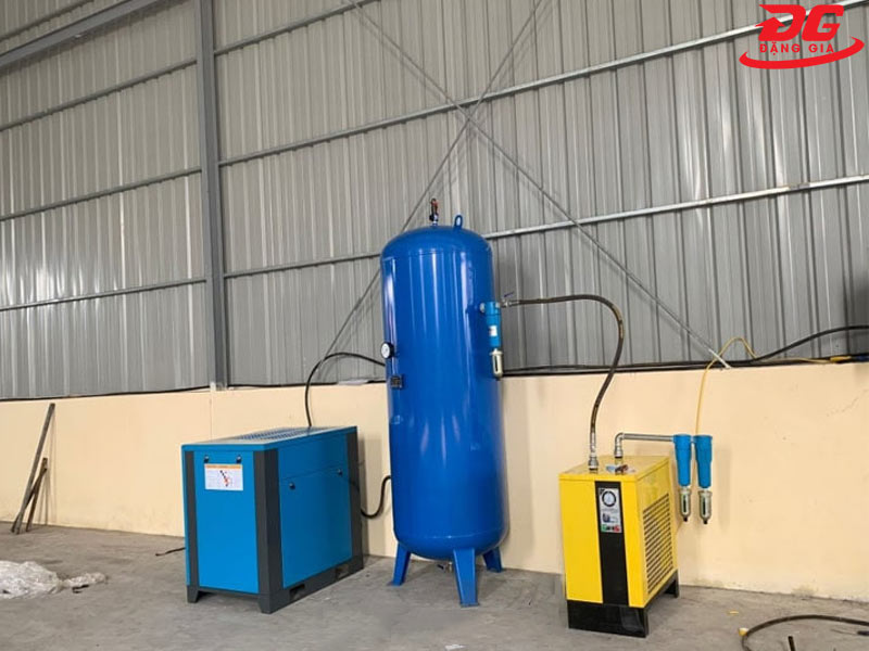 Hoàn thành dự án lắp hệ thống khí nén với máy nén khí trục vít 11kW Pegasus cho xưởng sản xuất phích cắm