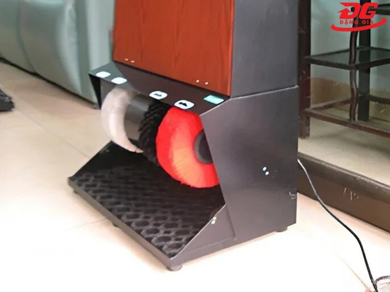Bộ ba chổi quét hỗ trợ công việc làm sạch và đánh bóng giày