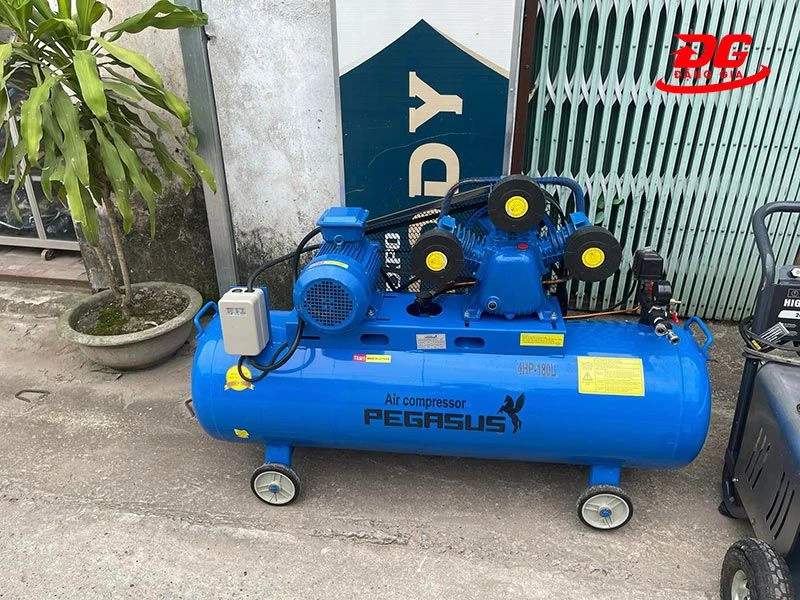 Máy bơm hơi Pegasus TM-W-0.36/8-180L